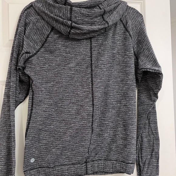 Lululemon women top - Picture 3 of 4